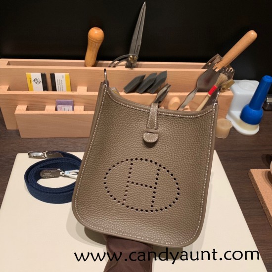 HERMES TPM Mini Evelyn Clemence 18 /Étoupe Grey SilverHardware