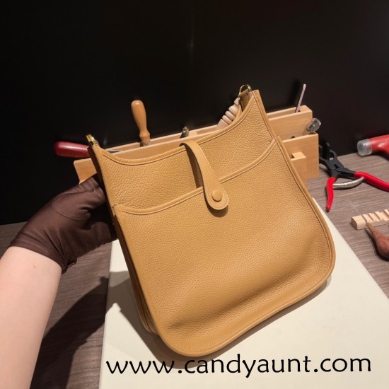 Hermes Evelyn 29cm Clemence 18 4B /Biscuit Gold Hardware