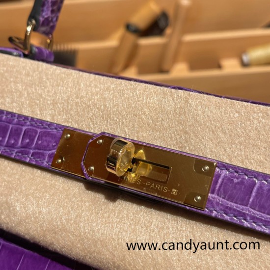 Hermes Kelly 28CM Porosus Crocodile 96 / Violet GoldHardware 033