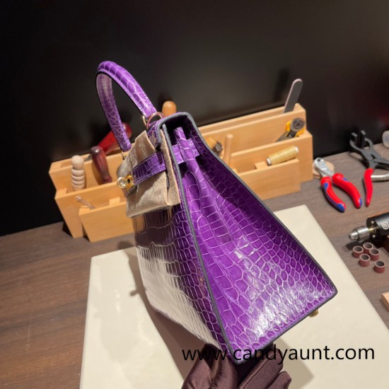 Hermes Kelly 28CM Porosus Crocodile 96 / Violet GoldHardware 033