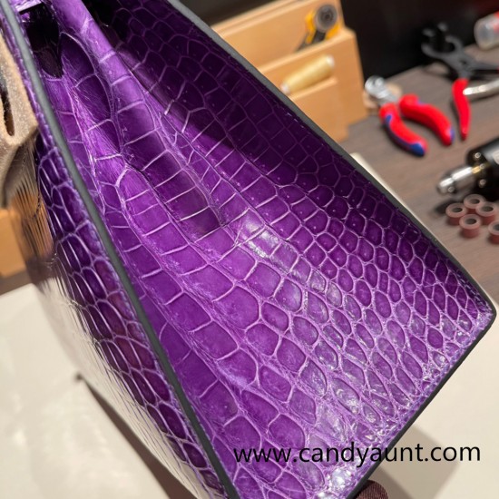 Hermes Kelly 28CM Porosus Crocodile 96 / Violet GoldHardware 033