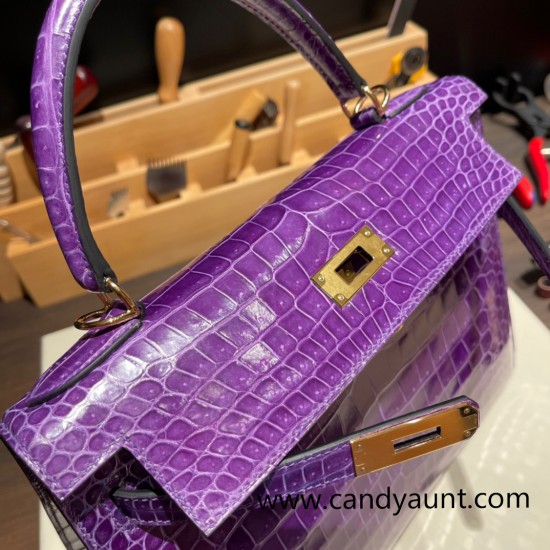 Hermes Kelly 28CM Porosus Crocodile 96 / Violet GoldHardware 033