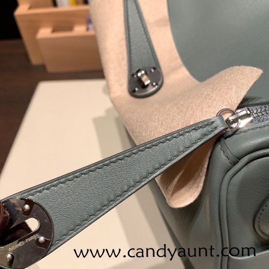 Hermes Lindy 26cm swift 63/ Vert Amande Silver Hardware lindy26-007