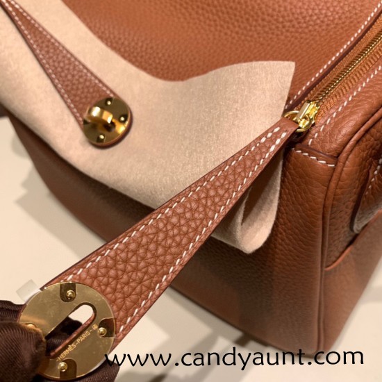 Hermes Lindy 26cm Clemence 37 /Gold Gold Hardware lindy26-009