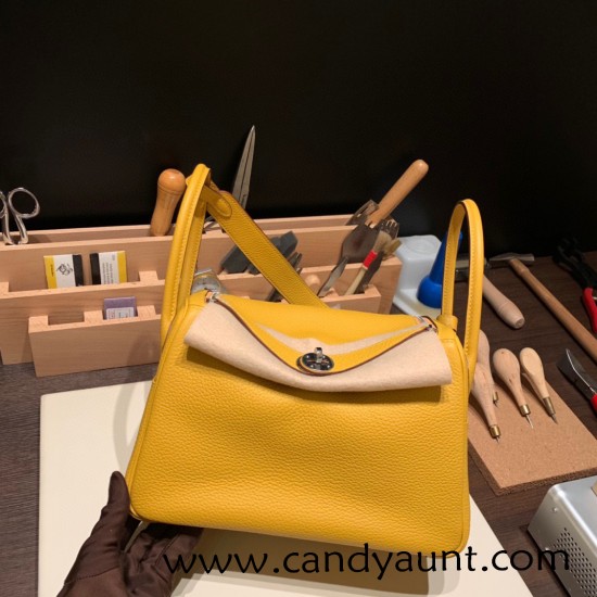 Hermes Lindy 26cm Clemence 9D /Jaune Ambre Silver Hardware lindy26-018