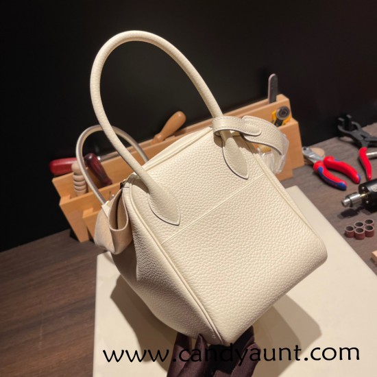 Hermes Lindy 26cm Clemence I2 /Nata Gold Hardware lindy26-021