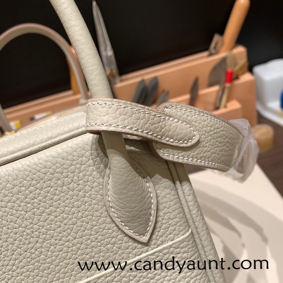 Hermes Lindy 26cm Clemence 80 /Pearl Grey Gold Hardware lindy26-038