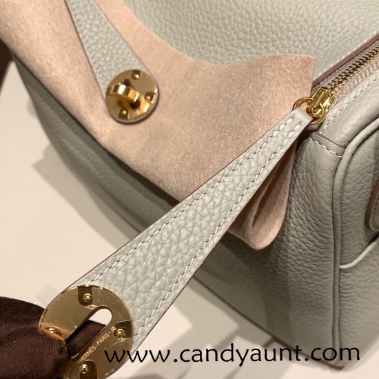 Hermes Lindy 26cm Clemence 80 /Pearl Grey Gold Hardware lindy26-038