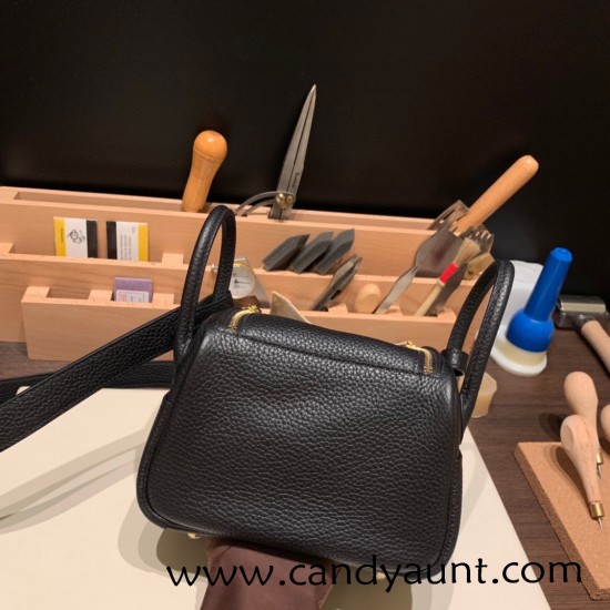 Hermes Mini Lindy Clemence 89 /Black Gold Hardware 050